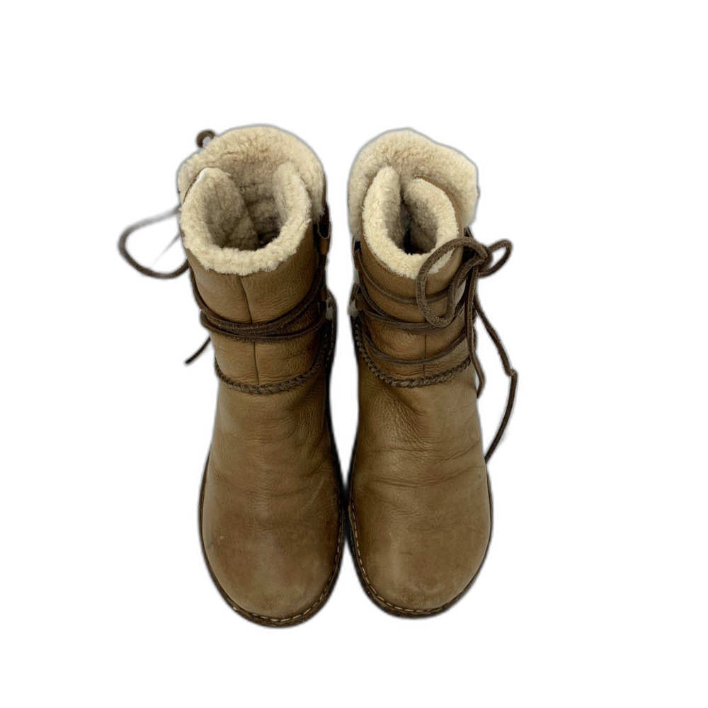 UGG CASPIA #1932 Women's Leather Boots – Size 9, Caramel Brown